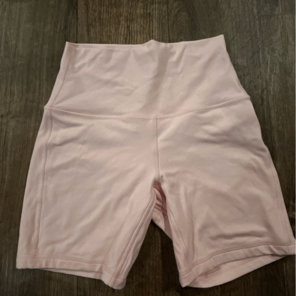 Strawberry milkshake 6” lululemon - Picture 2 of 3